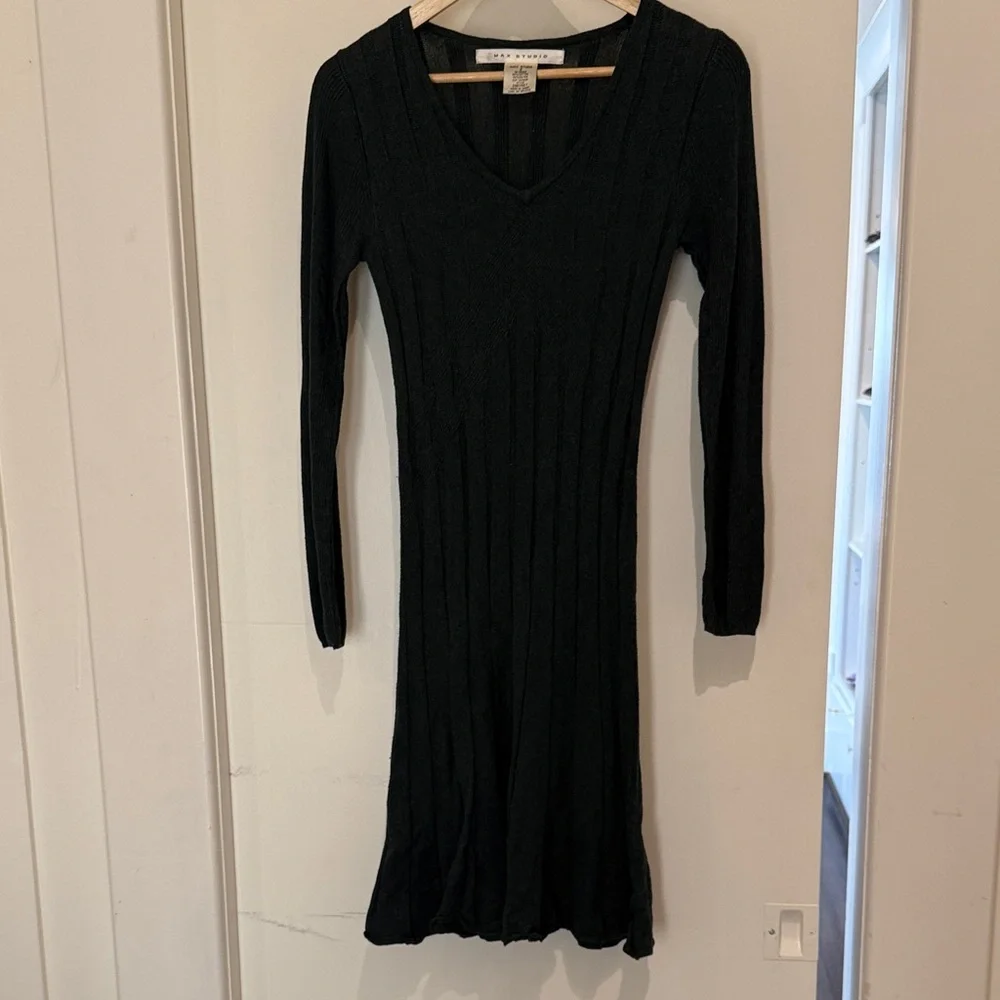 Max Studios Hunter Green Long Sleeve Knit Dress - Picture 1 of 5